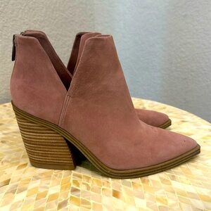 Vince Camuto ankle boots size 7.5